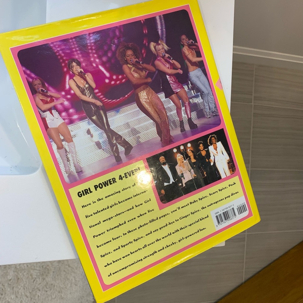 1998 Hard Cover Spice Girls Collectors Book - Picture 4 of 4